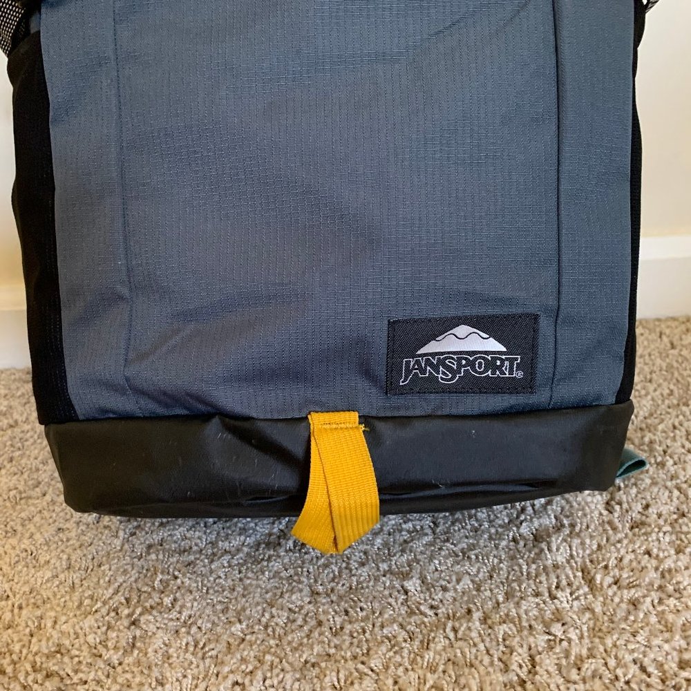 JanSport Gnarly Gnapsack 25 Backpack (Gray & Galaxy) - Picture 7 of 16